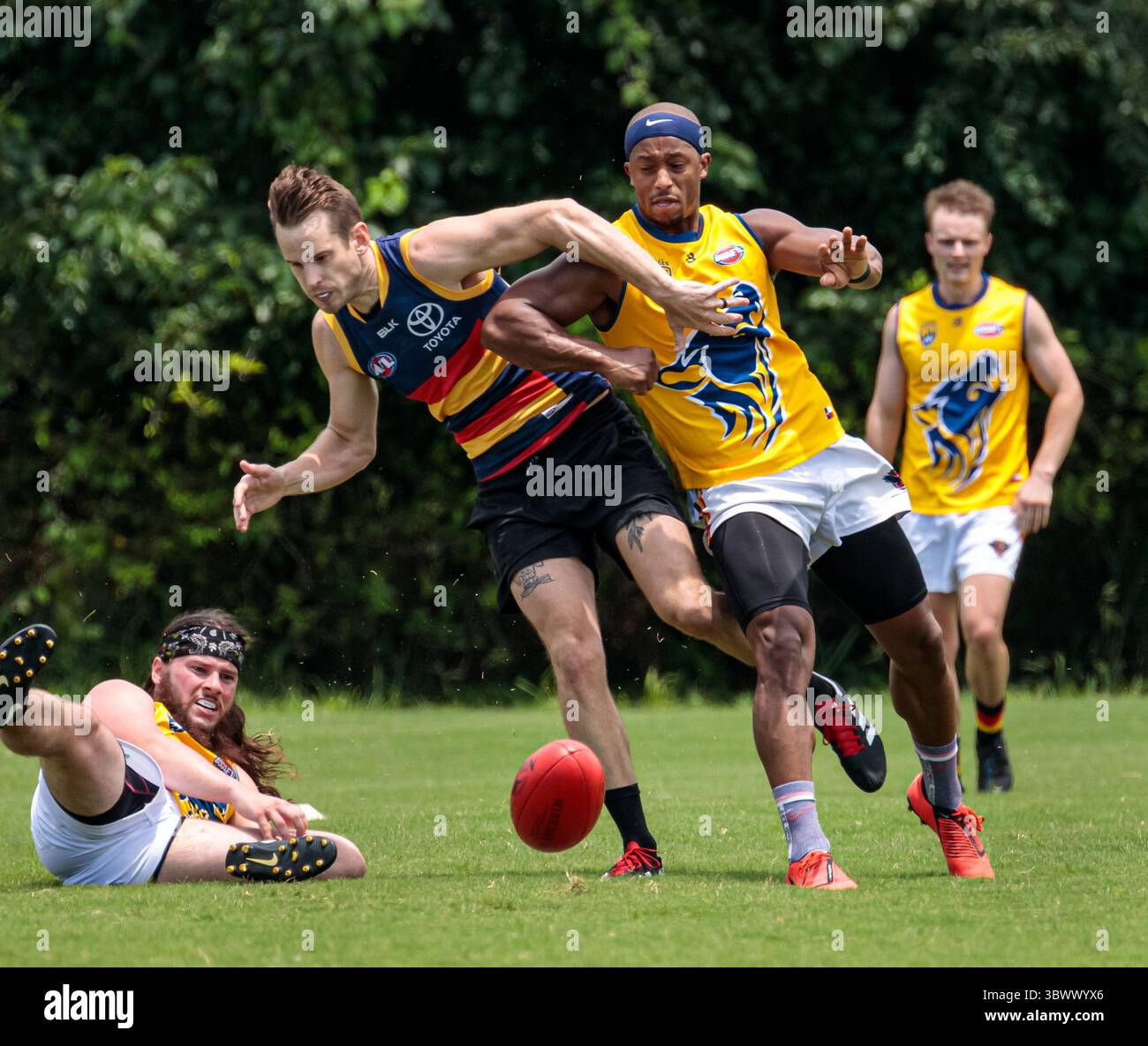 12 giugno 2021, Austin, Texas, Stati Uniti: Partita della United States Australian Football League tra i dingo Austin Crows e Dallas all'Onion Creek Soccer Complex di Austin, Texas. (Immagine di credito: © Ralph Arvesen/ZUMA Press) Foto Stock