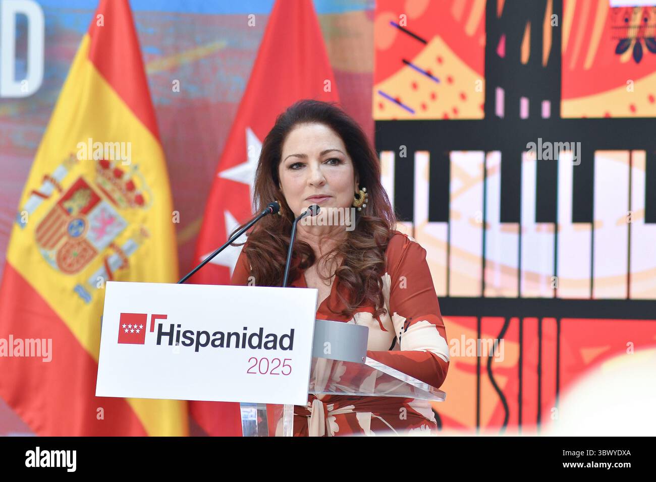 Madrid, Spagna. 17 luglio 2025. La cantante Gloria Estefan partecipa alla presentazione del programma Hispanidad 2025 presso la Real Casa de Correos. Credito: SOPA Images Limited/Alamy Live News Foto Stock