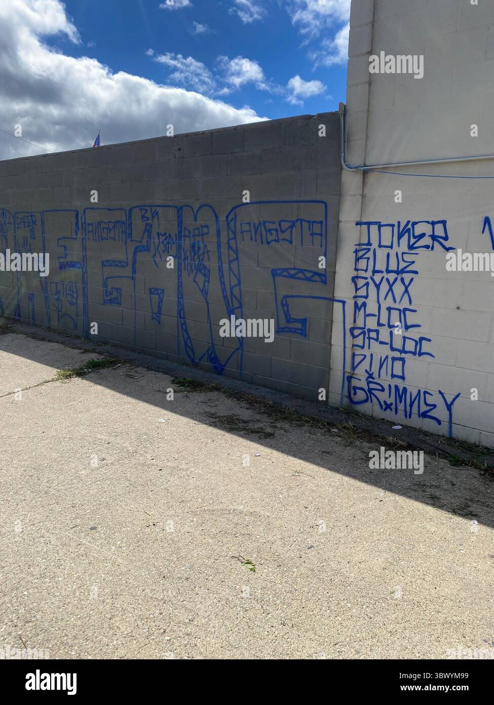 Hyena Crips Got Control - il tag W7M 83GC unisce il cifrario numerico alla cultura delle gang di Detroit. Visto in Five Points Territory sulla West Seven Mile (W7M) 5PN Foto Stock