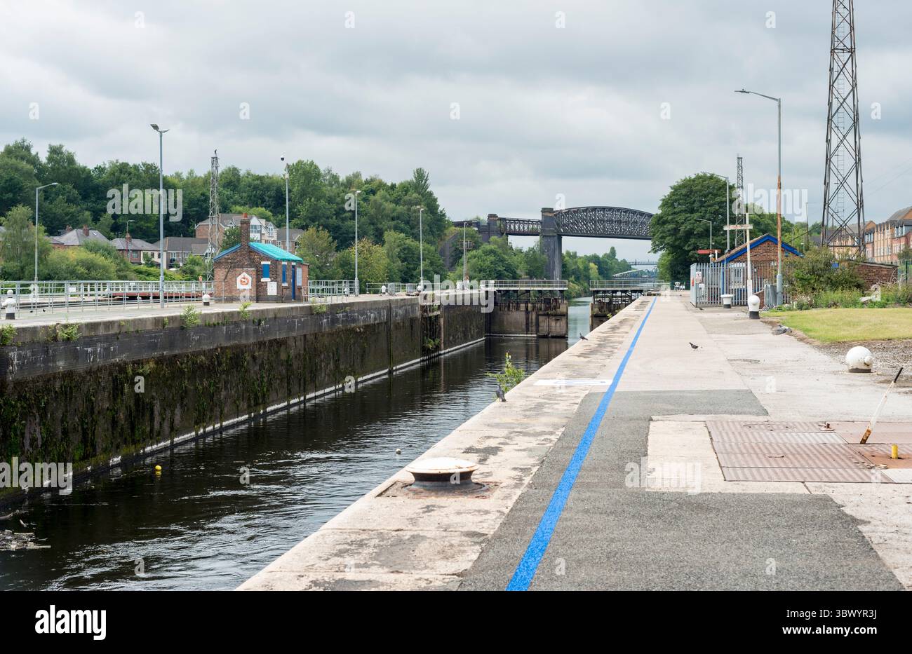 Vista di Latchford Locks, Warrington, Cheshire, Regno Unito. Fatto il 17 luglio 2025. Foto Stock