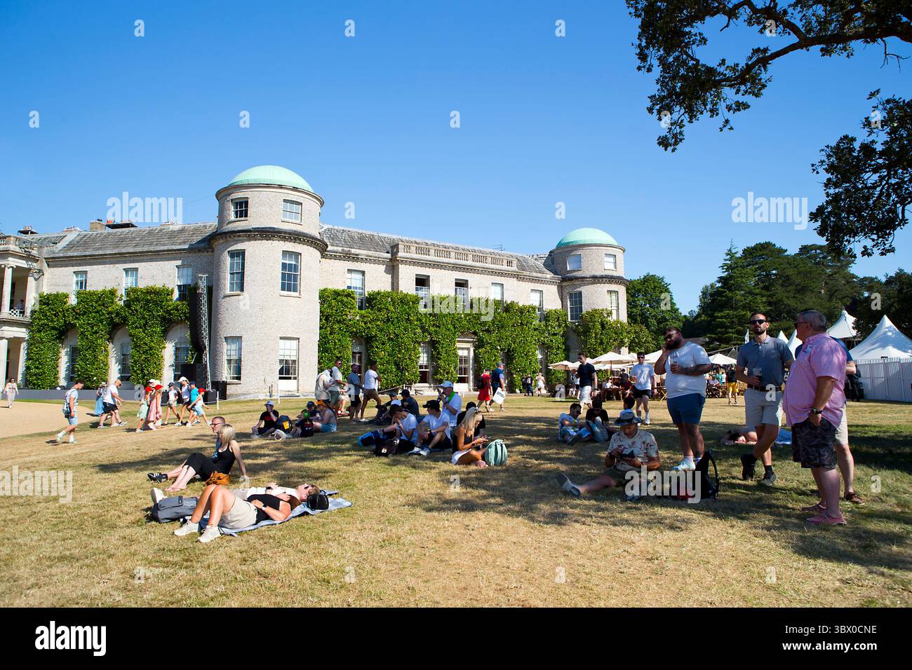 Goodwood House view al Festival of Speed at Goodwood House 12 luglio 2025 ©2025 copyright Michael Cole Foto Stock