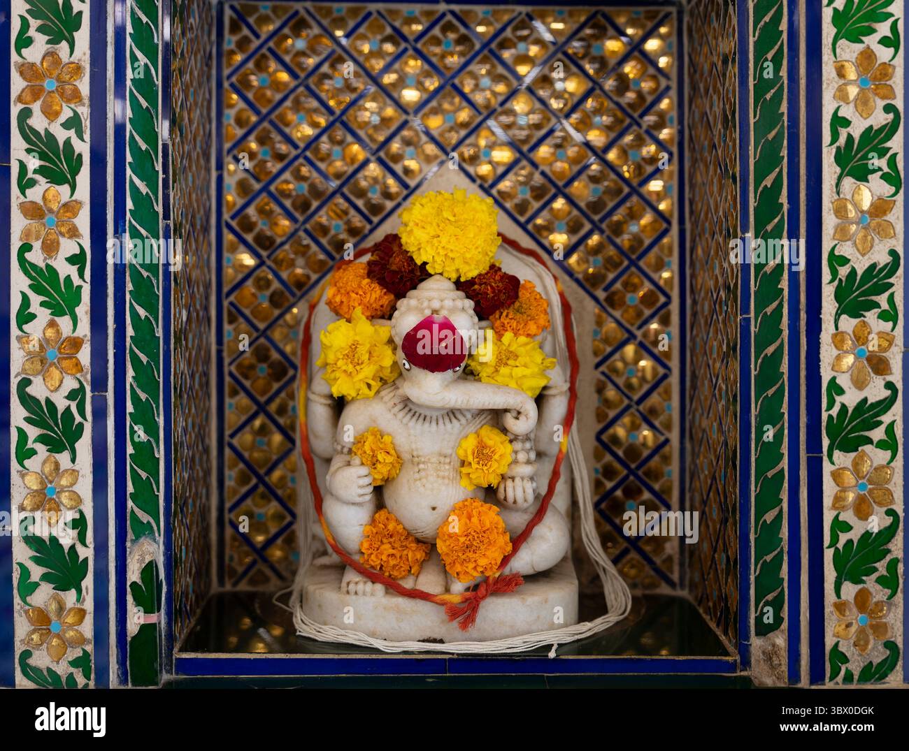 Udaipur, India - 4 gennaio 2024: Palazzo della città di Udaipur. Foto Stock
