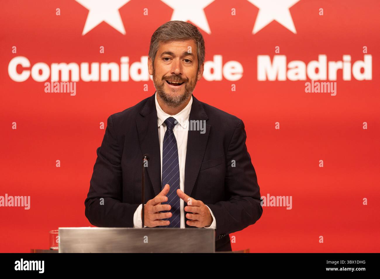 Madrid, Madrid, Spagna. 16 luglio 2025. MIGUEL ANGEL GARCIA, ministro della Presidenza, della giustizia e dell'amministrazione digitale e portavoce della Comunità di Madrid, annuncia le misure adottate dall'ultimo Consiglio di governo. (Credit Image: © Ignacio Lopez Isasmendi/ZUMA Press Wire) SOLO PER USO EDITORIALE! Non per USO commerciale! Foto Stock