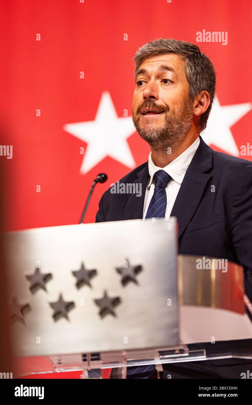 Madrid, Madrid, Spagna. 16 luglio 2025. MIGUEL ANGEL GARCIA, ministro della Presidenza, della giustizia e dell'amministrazione digitale e portavoce della Comunità di Madrid, annuncia le misure adottate dall'ultimo Consiglio di governo. (Credit Image: © Ignacio Lopez Isasmendi/ZUMA Press Wire) SOLO PER USO EDITORIALE! Non per USO commerciale! Foto Stock