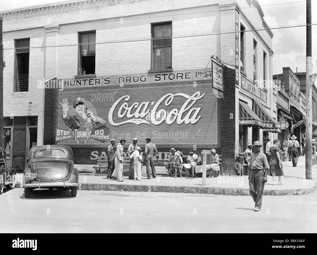 12 marzo 2019, Greensboro, Georgia, Stati Uniti: Street Scene, Main Street, Greensboro, Georgia, Stati Uniti, Marion Post Wolcott, U.S. Farm Security Administration, aprile 1939 (Credit Image: © circa Images/Glasshouse via ZUMA Press Wire) Foto Stock