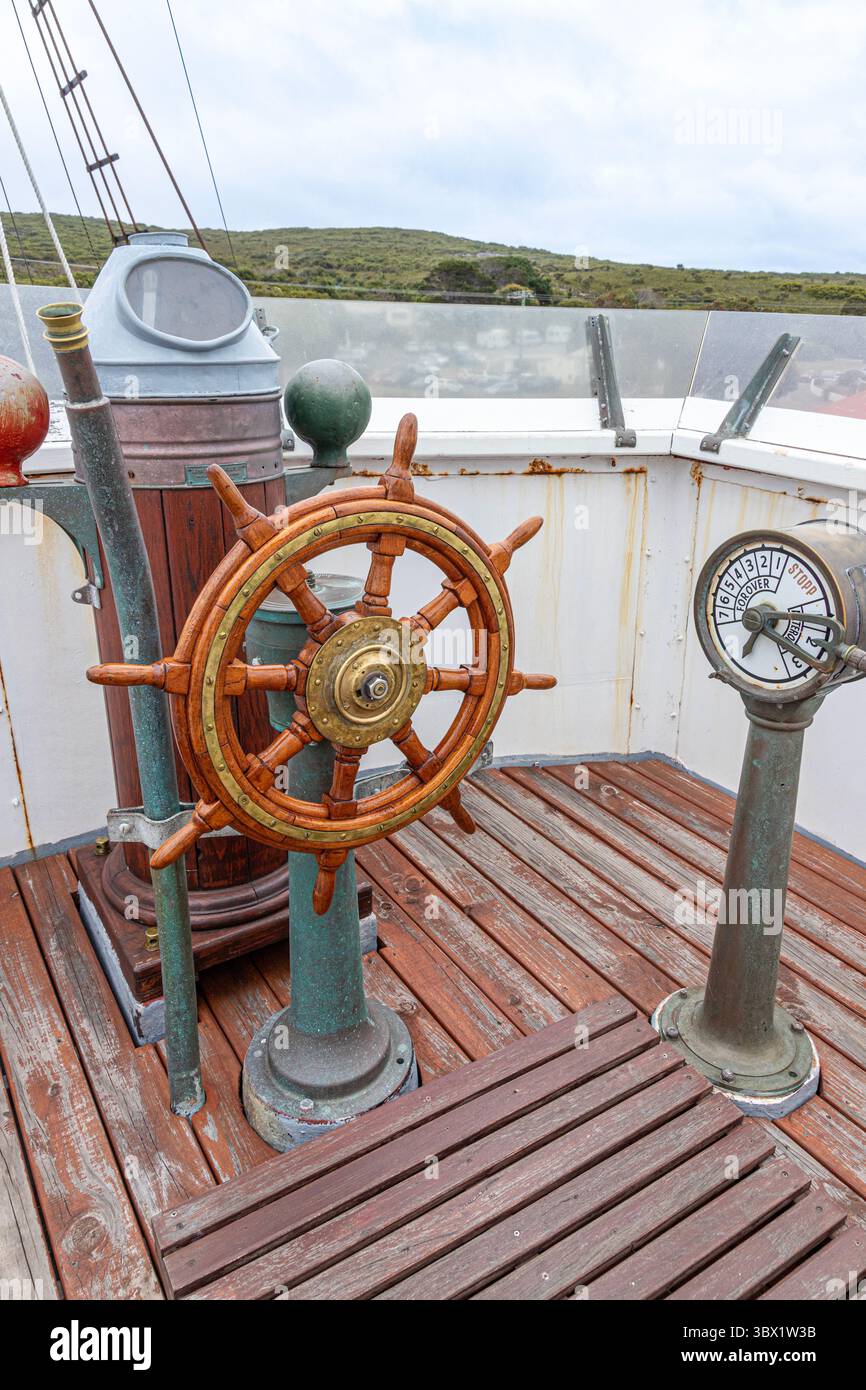 Il ponte della nave Cheynes IV che insegue le balene presso la storica stazione baleniera di Albany, Torndirrup nella Contea di Danimarca, la grande regione meridionale di Wester Foto Stock