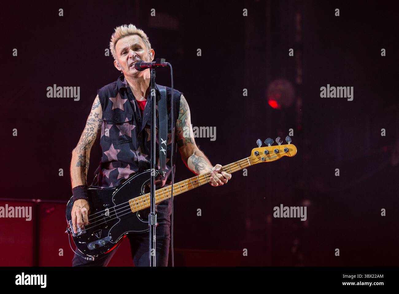 15 agosto 2021, Chicago, Illinois, Stati Uniti: MIKE DIRNT del Green Day durante l'Hella Mega Tour al Wrigley Field di Chicago, Illinois (immagine di credito: © Daniel DeSlover/ZUMA Press Wire) Foto Stock