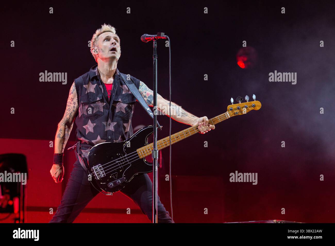 15 agosto 2021, Chicago, Illinois, Stati Uniti: MIKE DIRNT del Green Day durante l'Hella Mega Tour al Wrigley Field di Chicago, Illinois (immagine di credito: © Daniel DeSlover/ZUMA Press Wire) Foto Stock