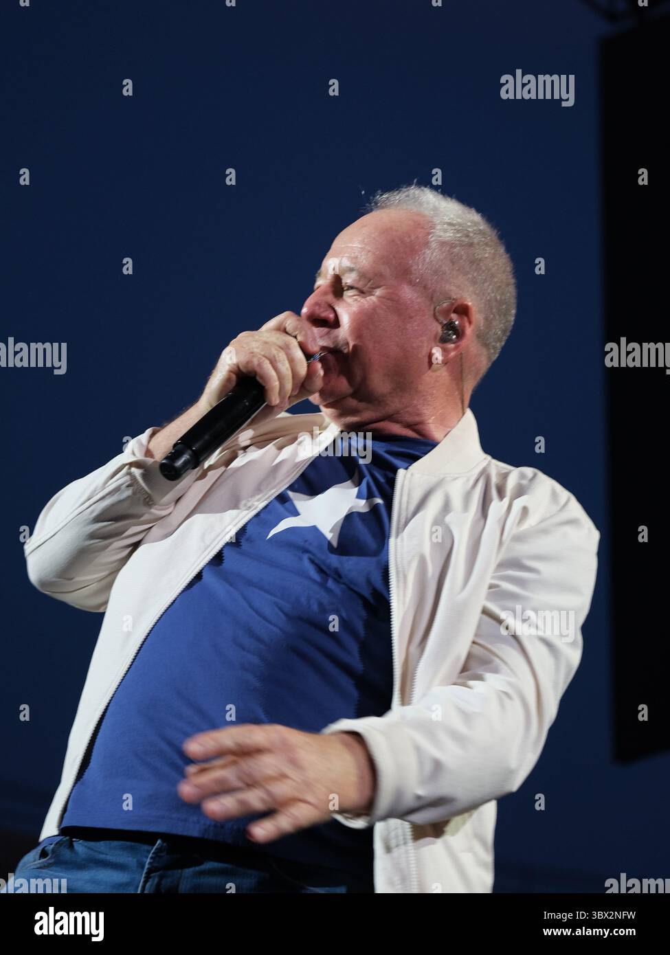 Arena, Verona, Italia, 15 luglio 2025, Jim Kerr durante SIMPLE MINDS - ESTATE DAL VIVO 2025 - Concerto musicale Foto Stock