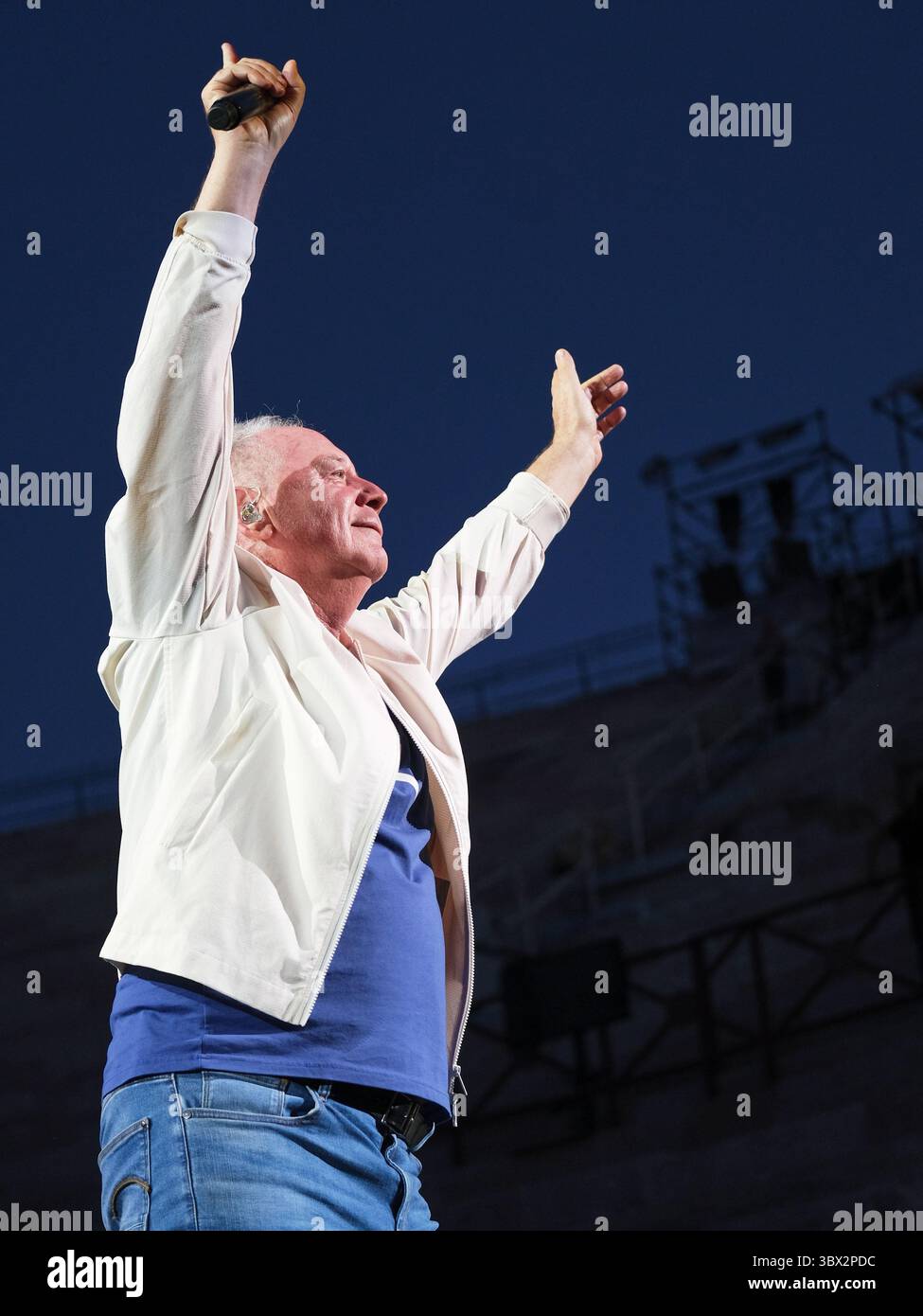 Arena, Verona, Italia, 15 luglio 2025, Jim Kerr durante SIMPLE MINDS - ESTATE DAL VIVO 2025 - Concerto musicale Foto Stock