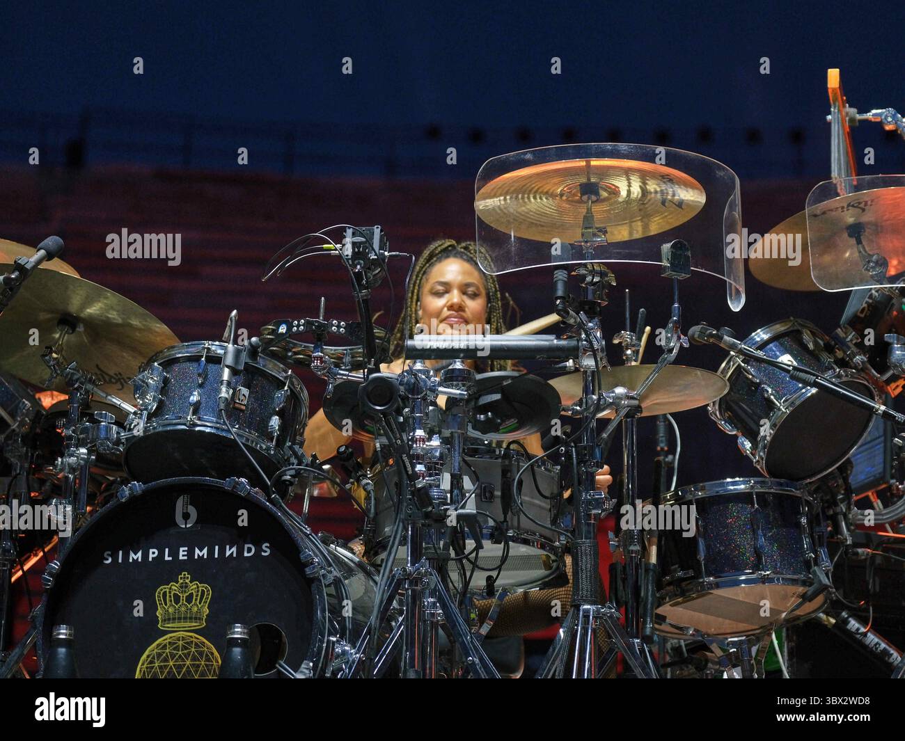 Arena, Verona, Italia, 15 luglio 2025, Cherisse Osei durante SIMPLE MINDS - SUMMER LIVE 2025 - Concerto musicale Foto Stock