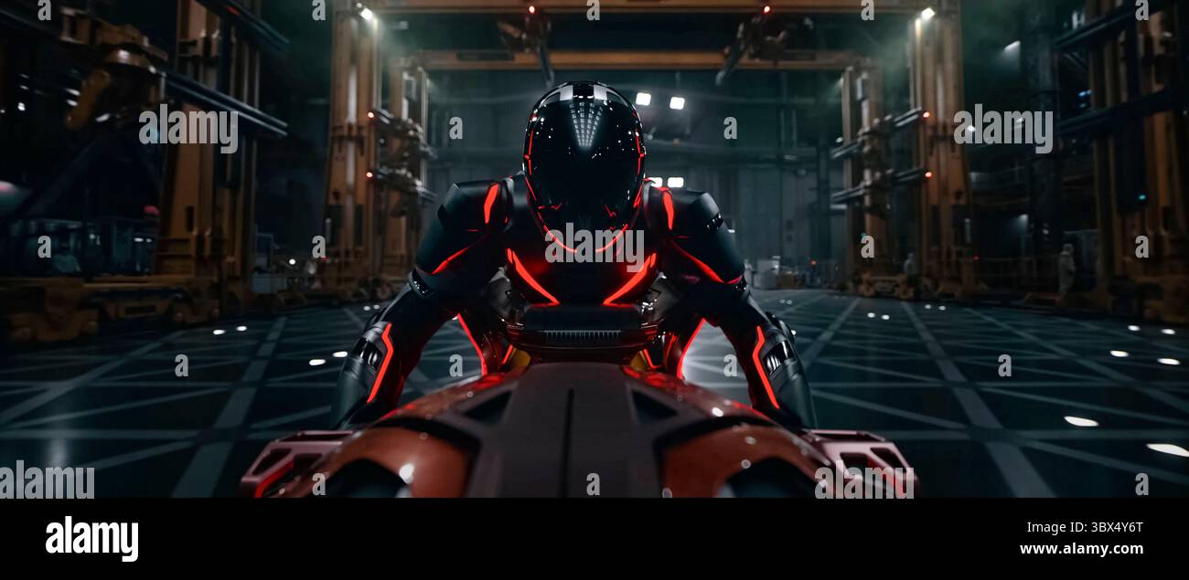 Tron: Ares (2025) diretto da Joachim Rønning e interpretato da Jared Leto nel ruolo di Ares, un programma senziente che entra nel mondo reale e minaccia di ribaltare l'equilibrio tra il mondo digitale e quello umano. La pubblicità è ancora SOLO PER USO EDITORIALE. Crediti: BFA / Walt Disney Studios Foto Stock