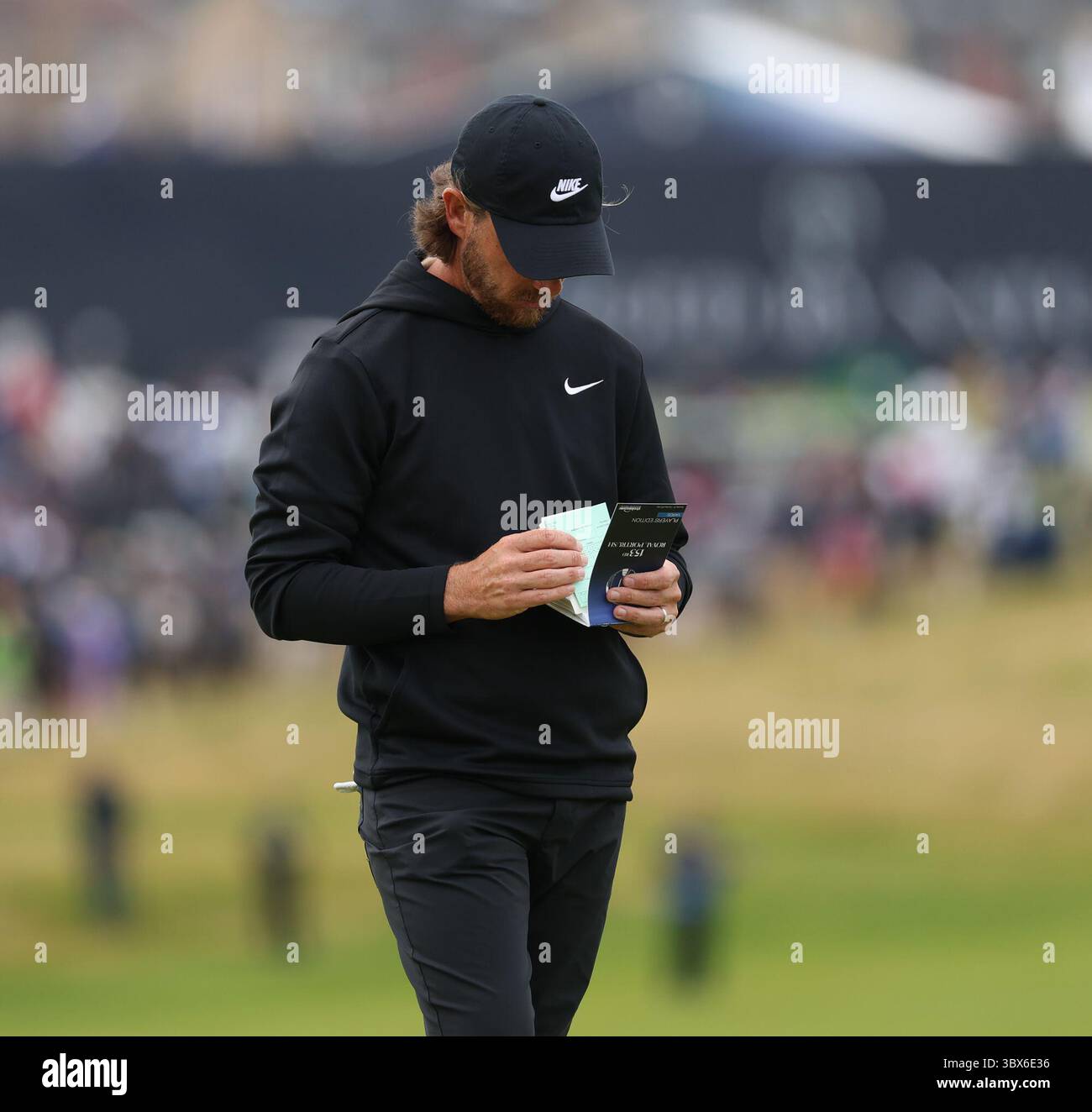 Tommy Fleetwood esce il primo giorno di campionato del 153° Open Golf Championship al Royal Portrush Desmond Loughery pacemaker press Credit: MB Media Solutions/Alamy Live News Foto Stock