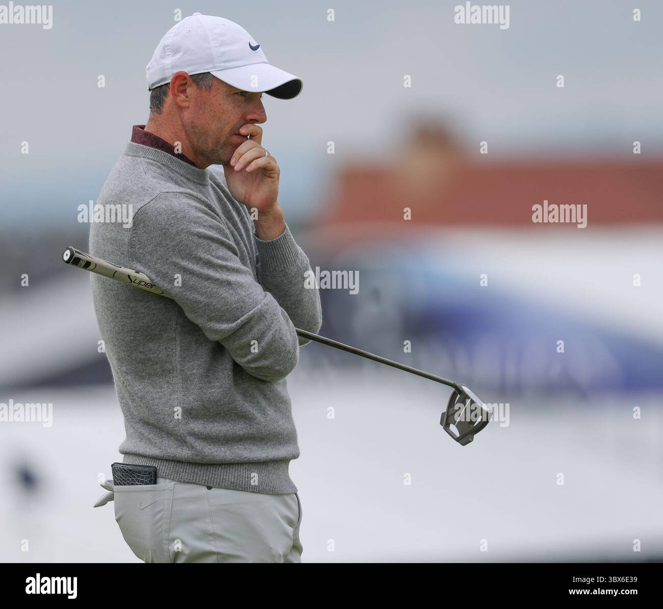 Rory esce il primo giorno di campionato del 153° Open Golf Championship al Royal Portrush Desmond Loughery pacemaker press Credit: MB Media Solutions/Alamy Live News Foto Stock