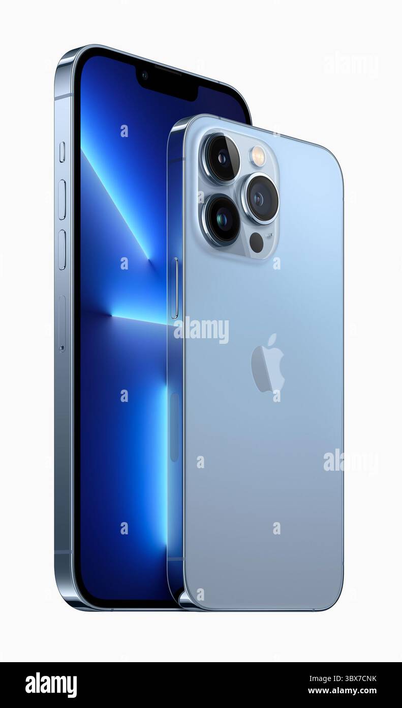 14 settembre 2021, Cupertino, California, Stati Uniti: Apple ha presentato iPhone 13 Pro e iPhone 13 Pro Max, con nuovo hardware della fotocamera, un display intelligente con promozione, prestazioni grafiche migliorate e durata migliorata della batteria. (Immagine di credito: © Apple tramite ZUMA Press Wire Service) Foto Stock