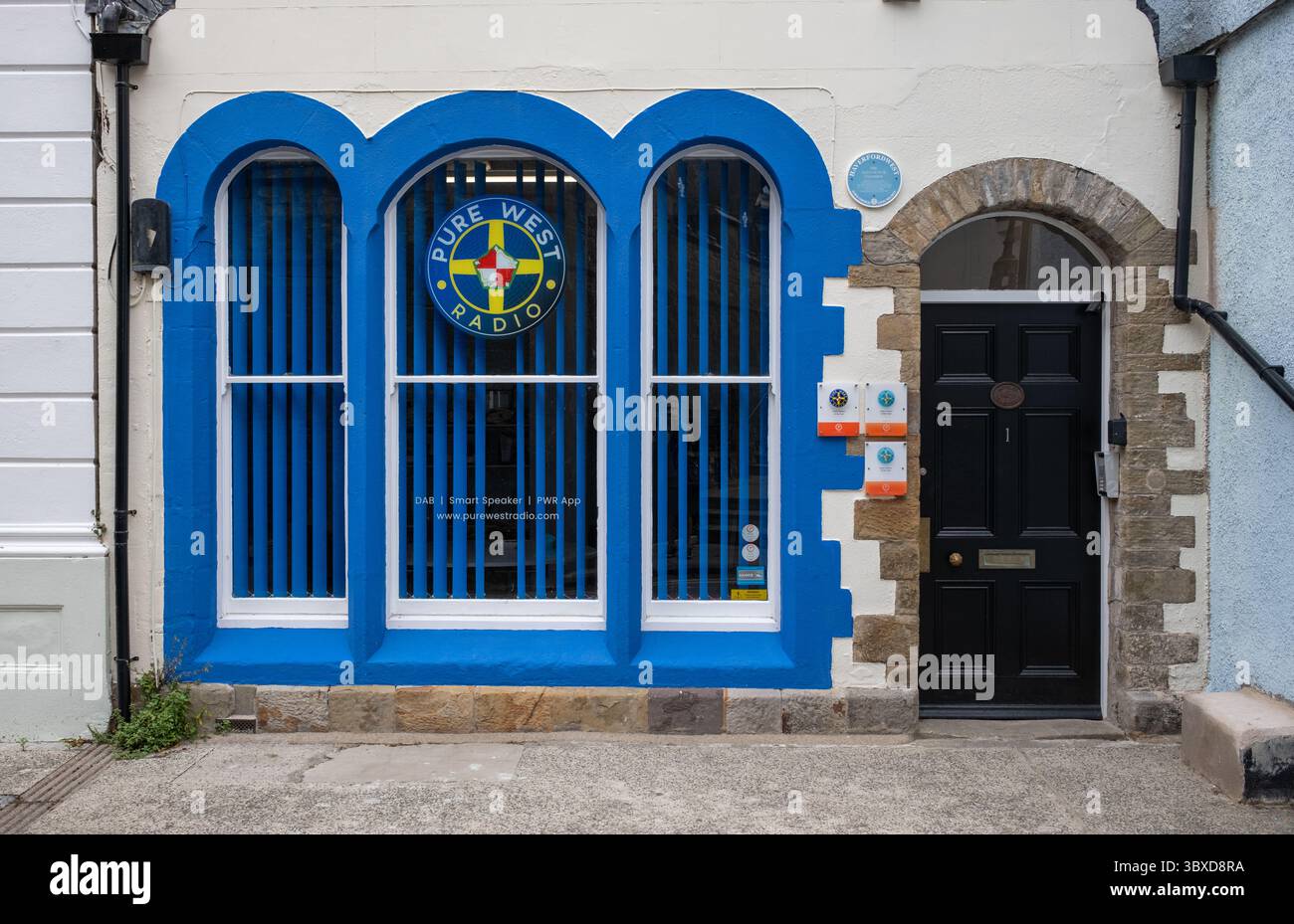 Pure West radio Office nella Old Council Chamber Haverfordwest Pembrokeshire West Wales UK Foto Stock