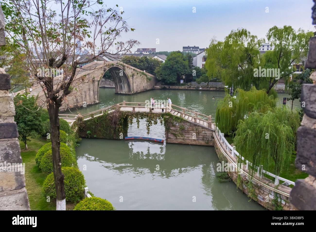 Ponti sull'antico Canal grande dell'area panoramica di Panmen a Suzhou, Cina Foto Stock