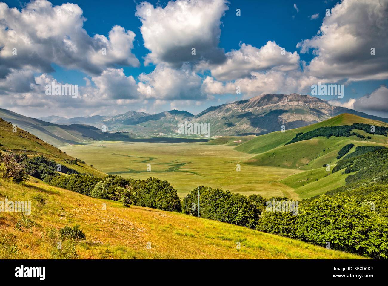 Piano grande, altopiano dei Monti Sibillini, Parco Nazionale dei Monti Sibillini, regione Umbria, Italia Foto Stock