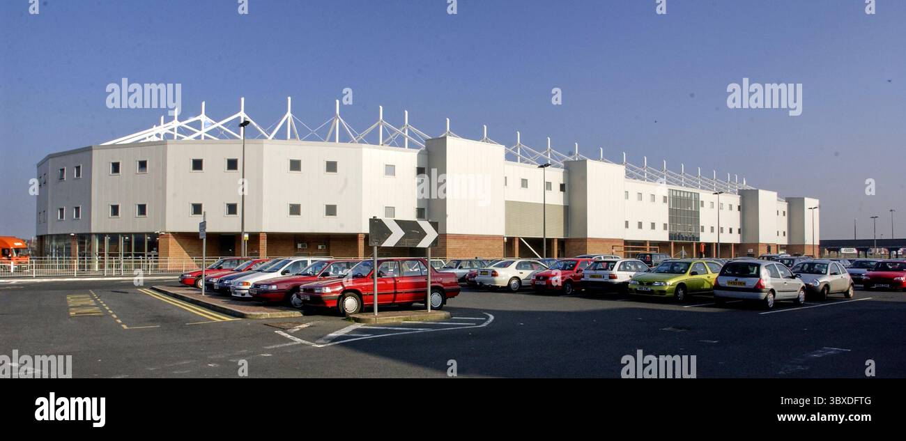 Nome file : DSC 0043.JPG dimensione file : 2,2MB (2325079 byte) Data ripresa : gio, Mar 28, 2002 4:07:08 PM dimensione immagine : 3008 x 1960 pixel risoluzione : 300 x 300 dpi profondità bit : 8 bit/canale protezione attributo : Off fotocamera ID : N/A fotocamera : NIKON D1X qualità modalità : FINE Metering Mode : Matrix Exposure Mode : Manual Speed Light : No Focal Length : 14,0 mm velocità otturatore : 1/200 secondi apertura : F10.0 compensazione esposizione : 0,0 EV bilanciamento del bianco : obiettivo automatico : 14 mm F2.8 modalità sincronizzazione flash : N/D differenza esposizione : +0.1 EV programma flessibile : Nessuna sensibilità : nitidezza ISO125 Foto Stock