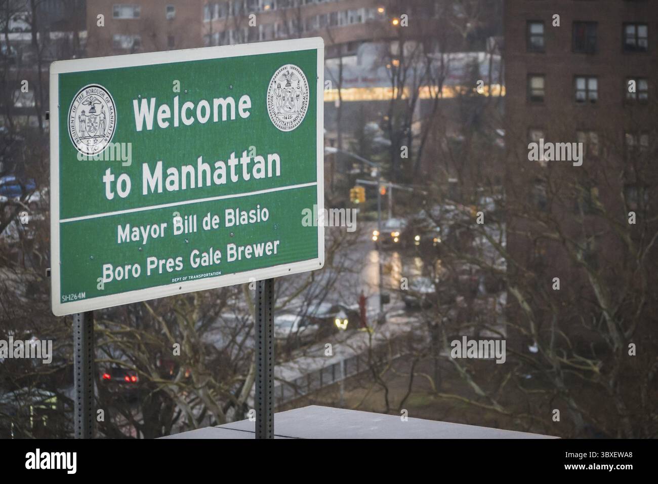 NEW YORK, Stati Uniti d'America - 24 febbraio 2018: Benvenuti a Manhattan, Sindaco Bill de Blasio in New York Foto Stock