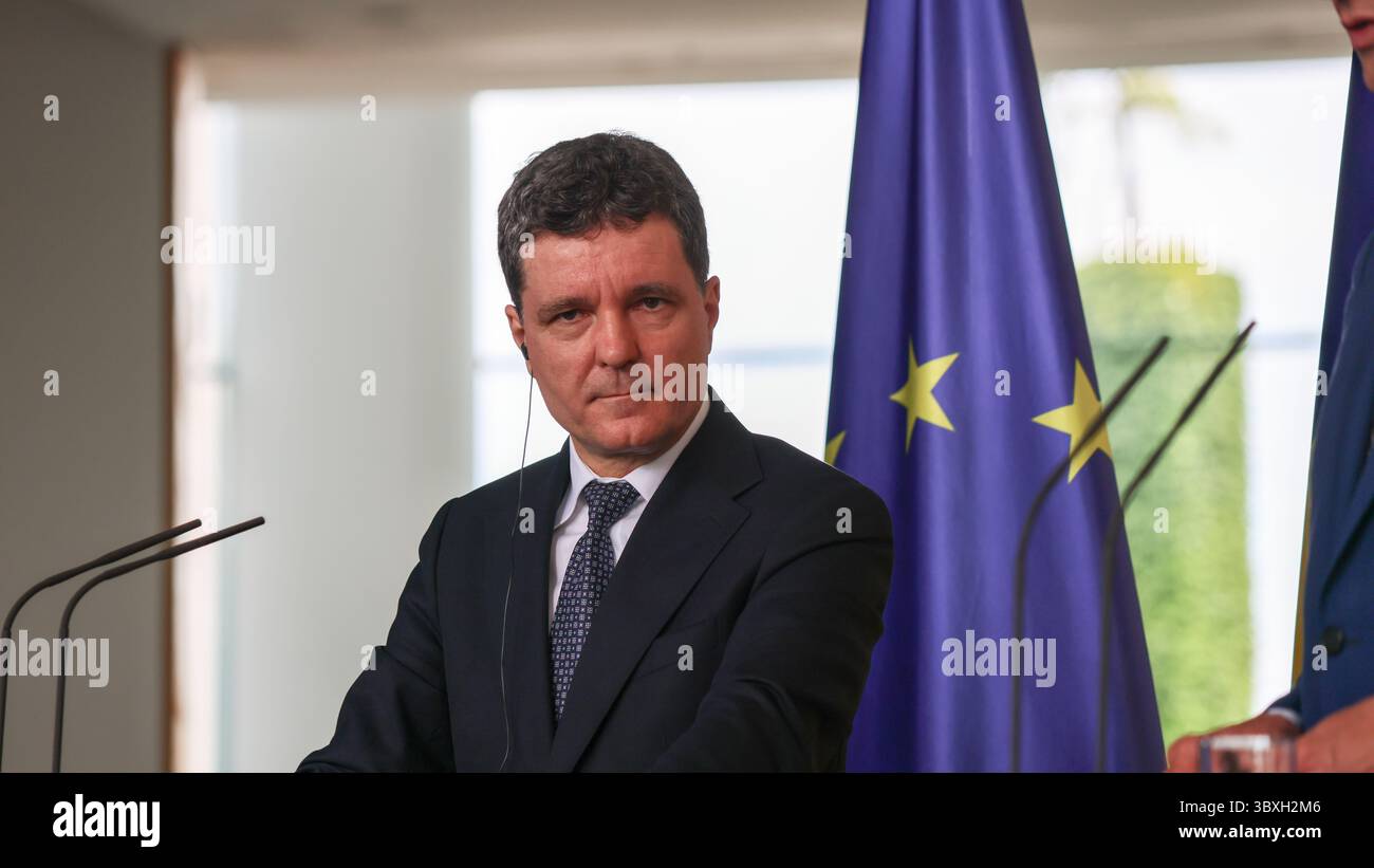 Berlino, Germania, 18 giugno 2025. Conferenza stampa del Cancelliere federale Friedrich Merz (GER) e del Presidente della Romania, Nicușor Dan (ROU) foto: Klaus Kroenert credito: Klaus Kroenert/Alamy Live News Foto Stock