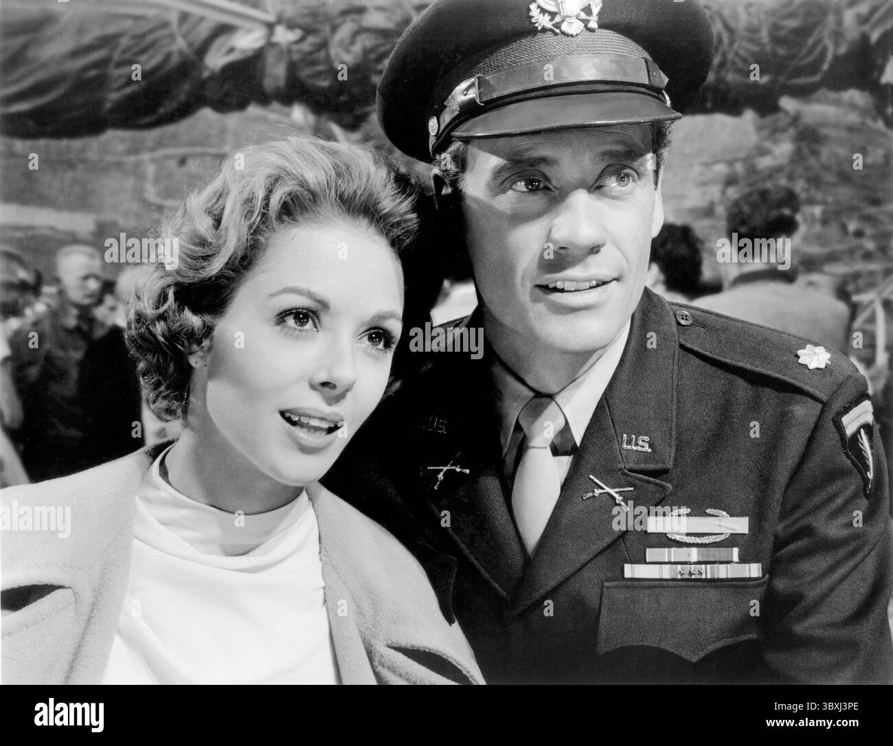 29 giugno 2020, Stati Uniti d'America: Dana Wynter, Mel Ferrer, sul set del film, ''Fraulein'', 20th Century-Fox, 1958 (immagine di credito: © JT Vintage/Glasshouse via ZUMA Press Wire) Foto Stock