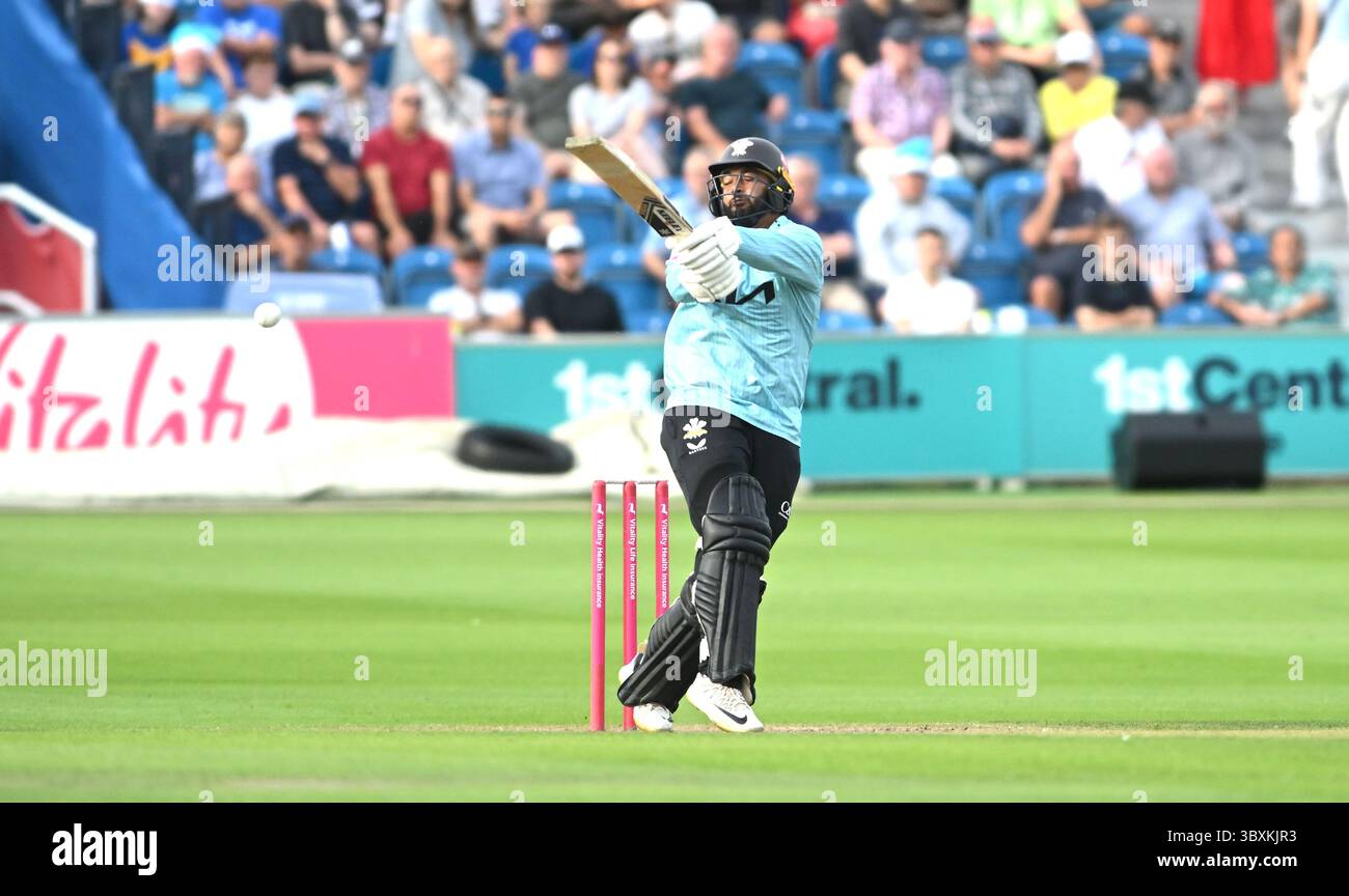 Hove UK 18 luglio 2025 - Ryan Patel del Surrey batte durante la partita di cricket T20 Vitality Blast tra Sussex Sharks e Surrey al 1° Central County Ground di Hove: Credit Simon Dack /TPI/ Alamy Live News Foto Stock