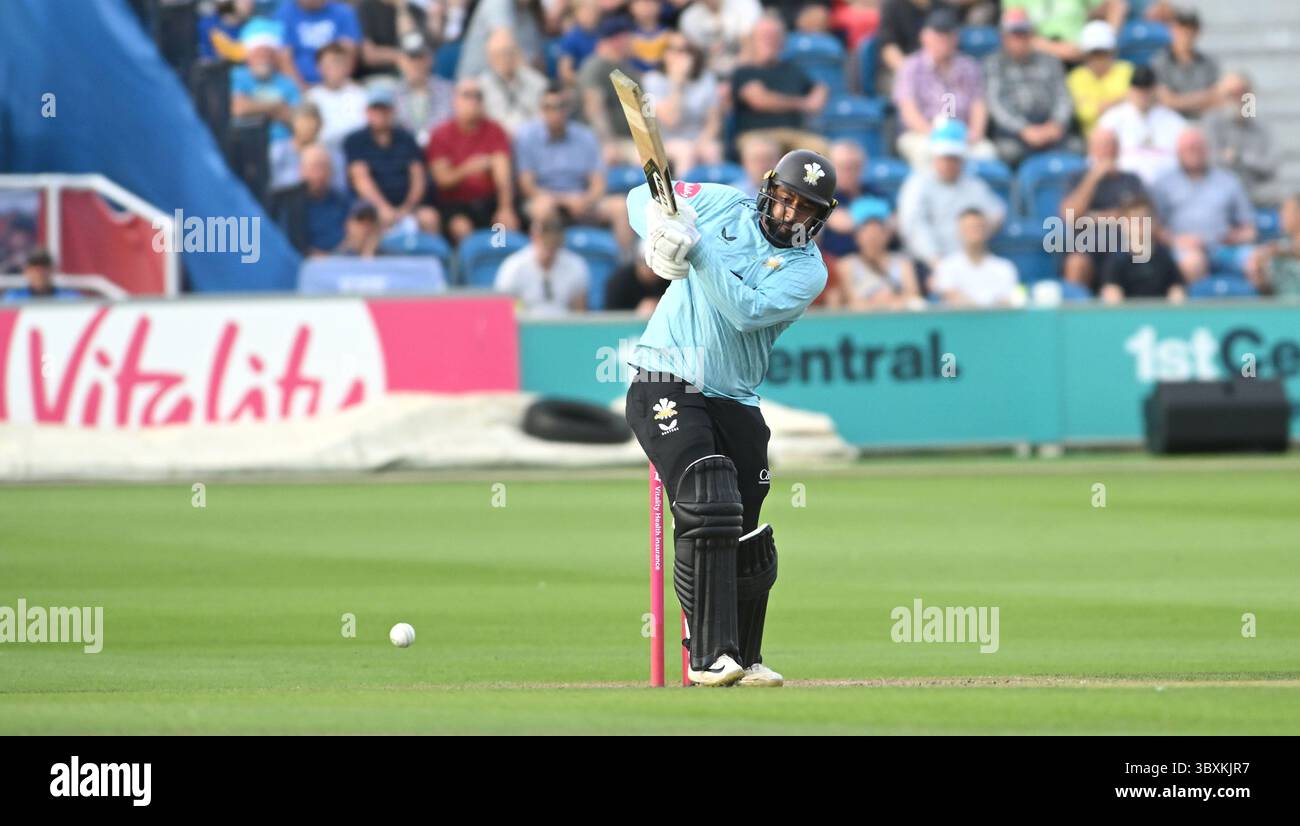 Hove UK 18 luglio 2025 - Ryan Patel del Surrey batte durante la partita di cricket T20 Vitality Blast tra Sussex Sharks e Surrey al 1° Central County Ground di Hove: Credit Simon Dack /TPI/ Alamy Live News Foto Stock