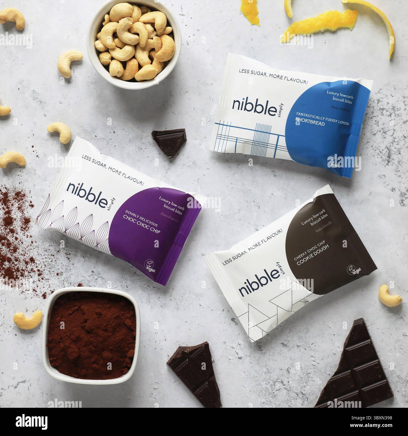 17 novembre 2021, Los Angeles, California, USA: Nibble Simply Square. Nibble Protein Bites, lo snack con proteine di qualità superiore, a basso contenuto di zucchero e dimensioni ridotte, ha vinto il Bronze Innovation Challenge Award, che premia i prodotti più innovativi nel settore food-to-go. (Immagine di credito: © Nibble via ZUMA Press Wire) Foto Stock