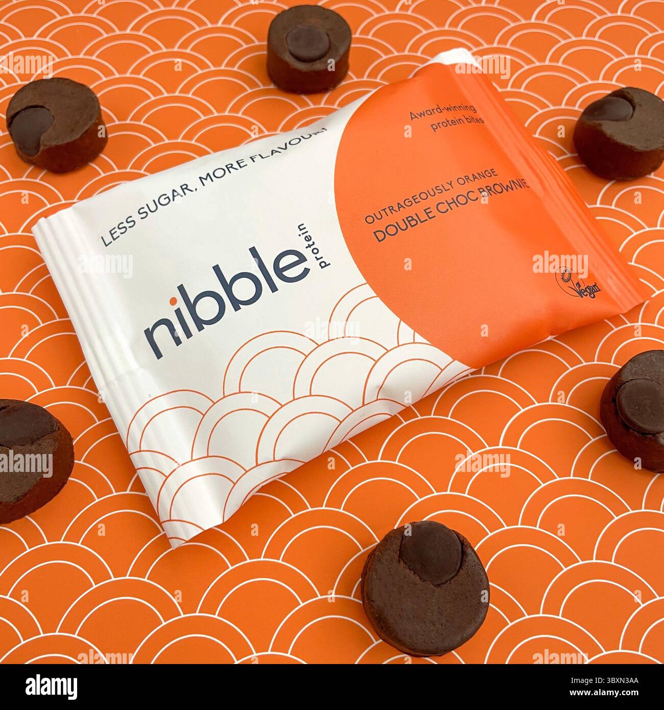 17 novembre 2021, Los Angeles, California, Stati Uniti: Nibble Protein Bites, lo snack premium, a basso contenuto di zucchero e a misura ridotta ha vinto il Bronze Innovation Challenge Award, che riconosce i prodotti più innovativi nel settore food-to-go. (Immagine di credito: © Nibble via ZUMA Press Wire) Foto Stock