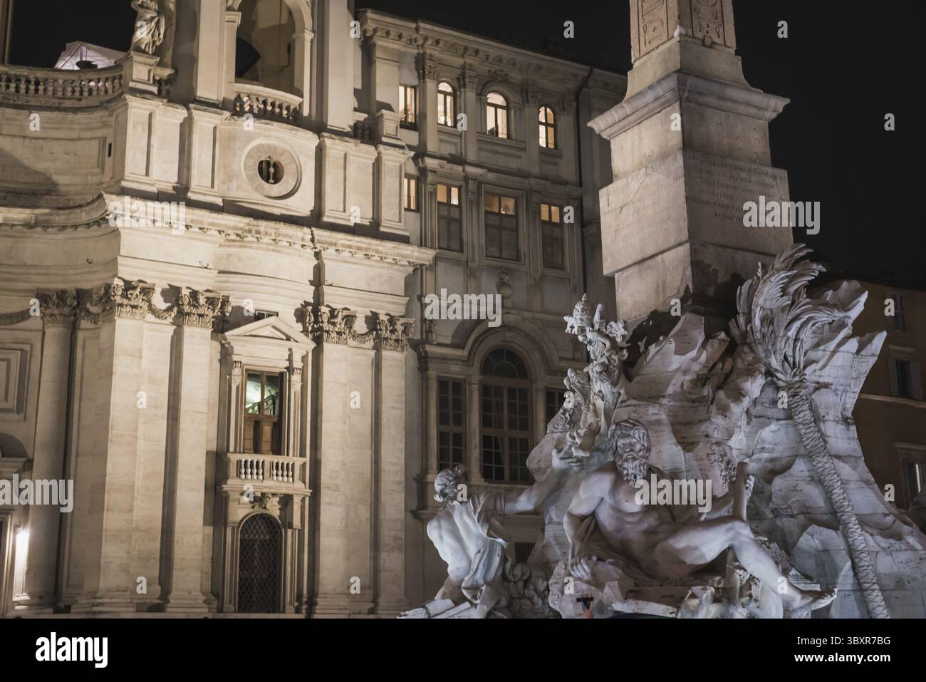 Statue di obelix di Piazza Navona di notte a Roma Italia Foto Stock