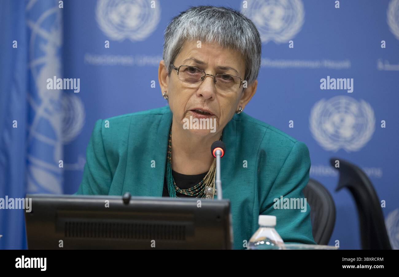 9 settembre 2015 - New York City, Stati Uniti - Hanaa Edwar, avvocato per i diritti di womenÃ¢â?¬â?¢e Segretario generale dell'Associazione irachena al-Amal (IAA) durante una conferenza stampa sul ruolo delle donne nella lotta al terrorismo e all'estremismo violento presso la sede delle Nazioni Unite a New York City (immagine di credito: © Luiz Rampelotto/ZUMA Press Wire) Foto Stock