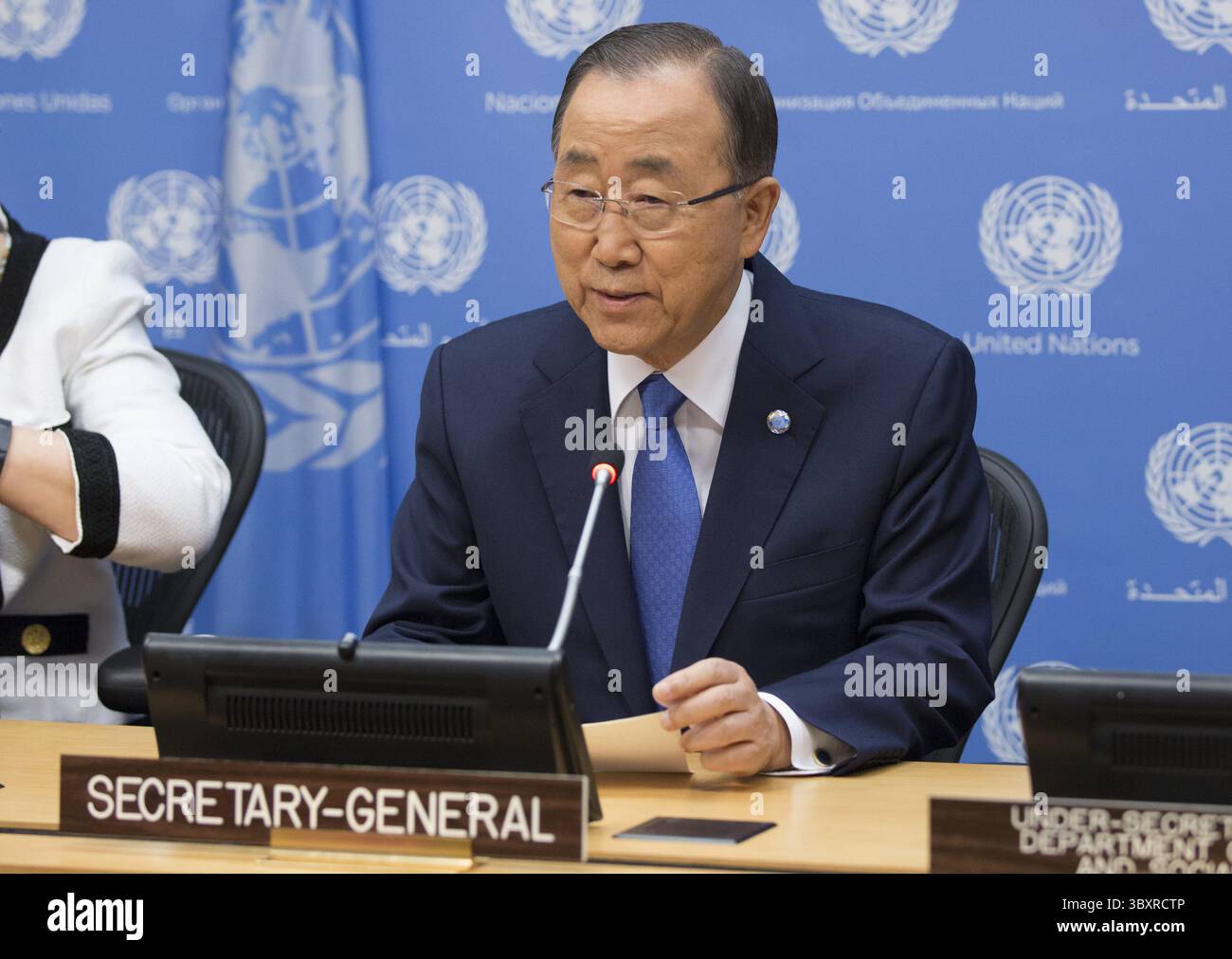 18 settembre 2015 - New York City, NY, Stati Uniti - il Segretario generale Ban Ki-Moon partecipa a un comunicato stampa sul lancio del rapporto GAP 2015 della Millennium Development Goal (MDG) oggi presso la sede delle Nazioni Unite a New York City (Credit Image: © Luiz Rampelotto/ZUMA Press Wire) Foto Stock