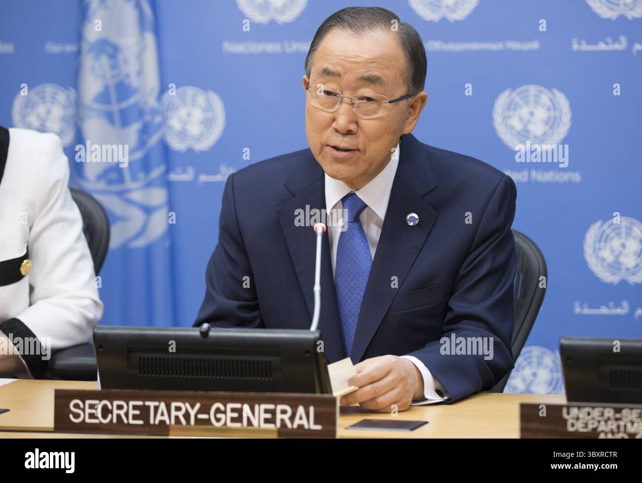 18 settembre 2015 - New York City, NY, Stati Uniti - il Segretario generale Ban Ki-Moon partecipa a un comunicato stampa sul lancio del rapporto GAP 2015 della Millennium Development Goal (MDG) oggi presso la sede delle Nazioni Unite a New York City (Credit Image: © Luiz Rampelotto/ZUMA Press Wire) Foto Stock