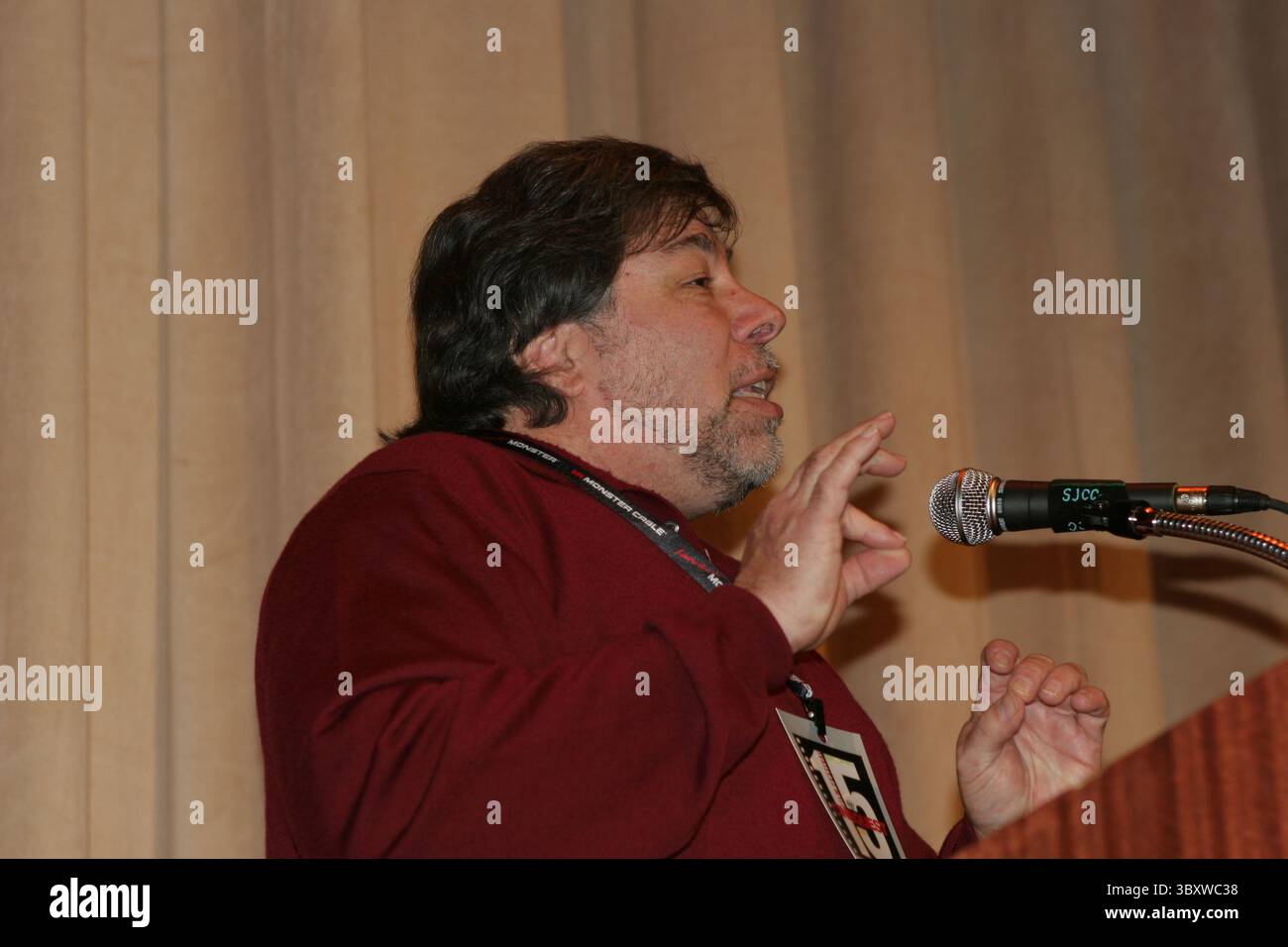 3 marzo 2005; San Jose, CA, Stati Uniti; il fondatore della Apple computer, STEVE WOZNIAK, ha aperto la 15a Cinequest durante il San Jose Film Festival tenutosi al California Theatre. Soprannome (The) Woz o Mago di Woz) (nato l'11 agosto 1950) è (Credit Image: © Dane Andrew/ZUMA Press Wire) Foto Stock