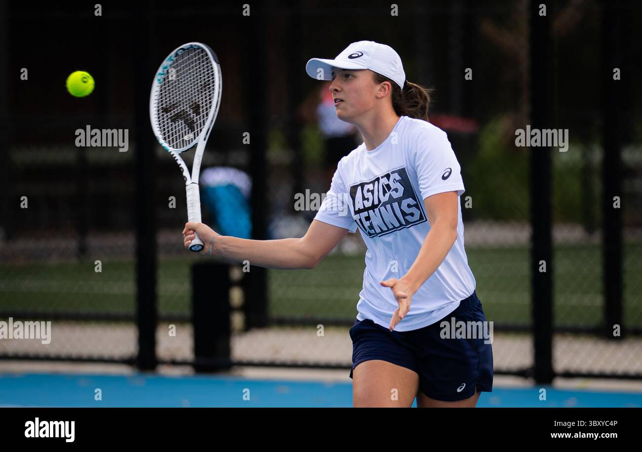 8 gennaio 2022, ADELAIDE, AUSTRALIA: IgA Swiatek della Polonia durante le prove del torneo internazionale di tennis WTA 500 di Adelaide 2022 (immagine di credito: © Rob Prange/AFP7 via ZUMA Press Wire) Foto Stock