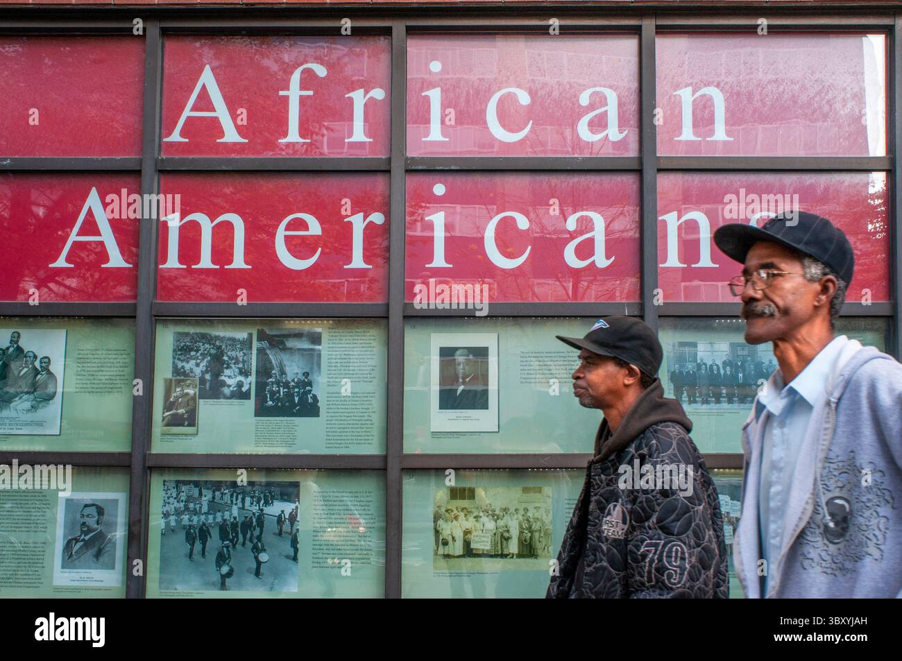28 settembre 2009, New York, New York, Stati Uniti: NEW YORK, mostra degli afroamericani al Museo del Barrio. 1230 Fifth Avenue e 104th Street. Telefono 212-831-7272. (Mer-sab 11:00-18:00) $ 6 adulti anziani e studenti $ 4 US pensionati gratis mie). Questo museo è specializzato nella cultura ispanica, in particolare legata a Porto Rico. Ammira le sculture in legno fatte a mano di santi e oggetti precolombiani. Nell'organizzazione dei famosi re tre Re di Harlem, dove i bambini sfilavano asini e pecore. (Immagine di credito: © Sergi ReboredoZUMA Press Wire) Foto Stock