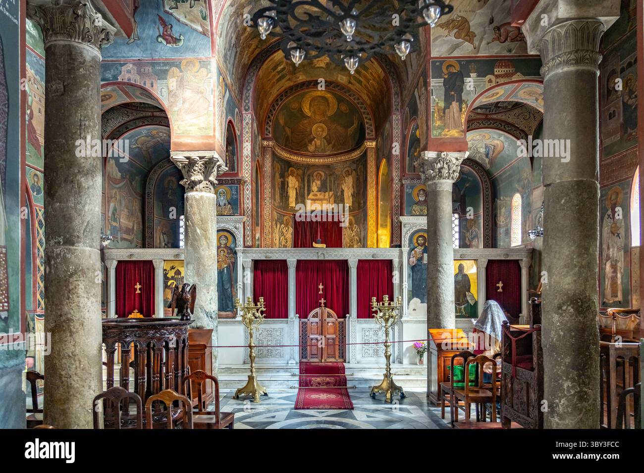 Interno della chiesa Kapnikarea nella capitale greca Atene, Grecia Foto Stock