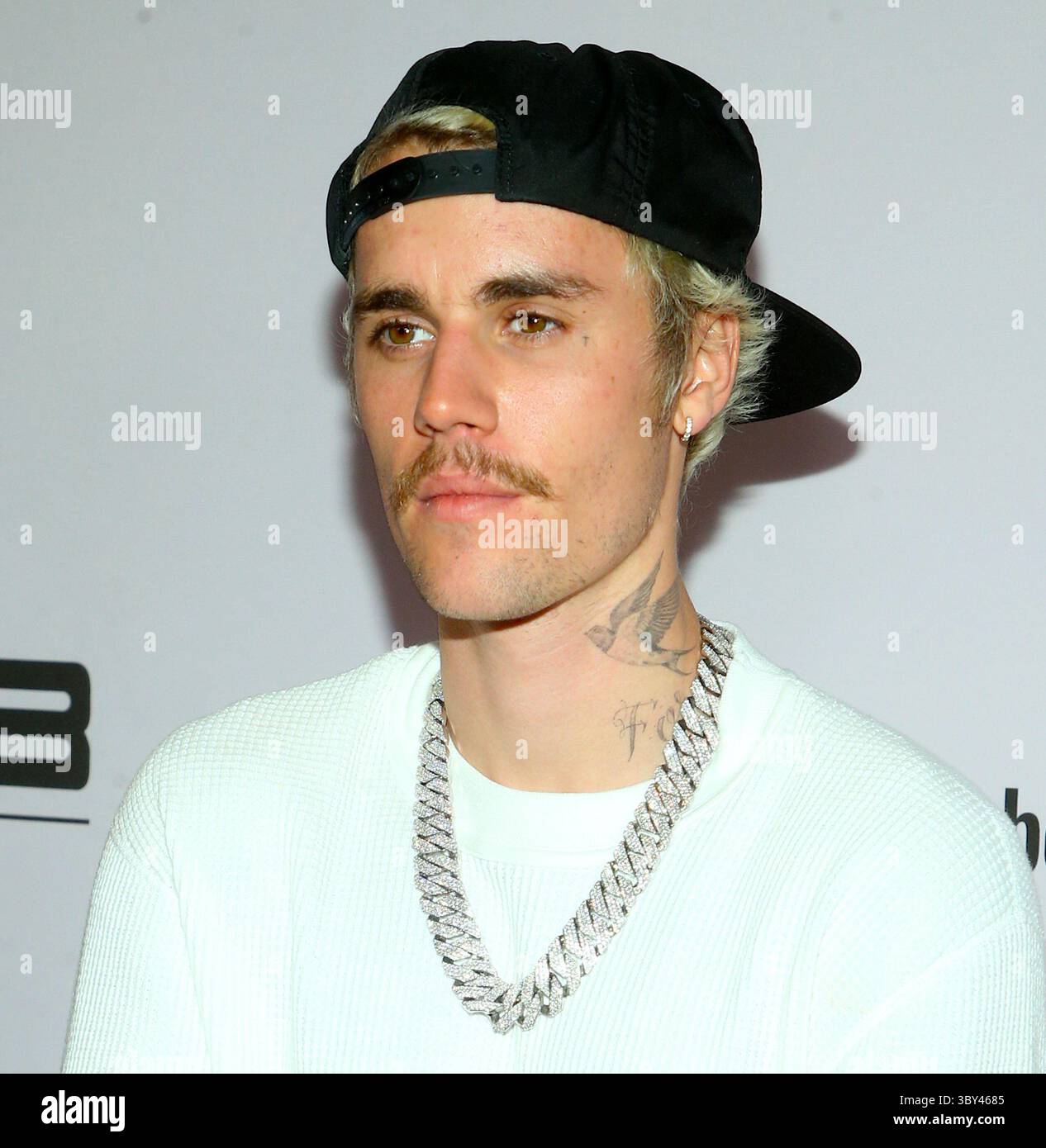 11 giugno 2022: JUSTIN BIEBER ha condiviso un aggiornamento sulla salute con i fan dopo aver rimandato tre show nel suo Justice World Tour 2022 all'inizio di questa settimana. Il vincitore del Grammy, 28, ha rivelato in un video di Instagram che gli è stata diagnosticata la sindrome di Ramsay Hunt che gli ha causato una paralisi facciale parziale. FOTO DEL FILE DATATA: 27 gennaio 2020, Westwood, California, Stati Uniti: Justin Bieber. La prima di YouTube Originals''Justin Bieber: Seasons'' si è tenuta al Regency Bruin Theatre. (Immagine di credito: © FS/AdMedia tramite filo ZUMA) Foto Stock