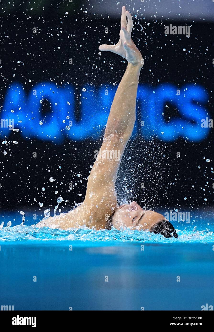 Singapore. 19 luglio 2025. David Martinez, svedese, si esibisce durante la finale tecnica maschile di nuoto artistico ai Campionati mondiali di nuoto acquatico di Singapore, 19 luglio 2025. Crediti: Xia Yifang/Xinhua/Alamy Live News Foto Stock