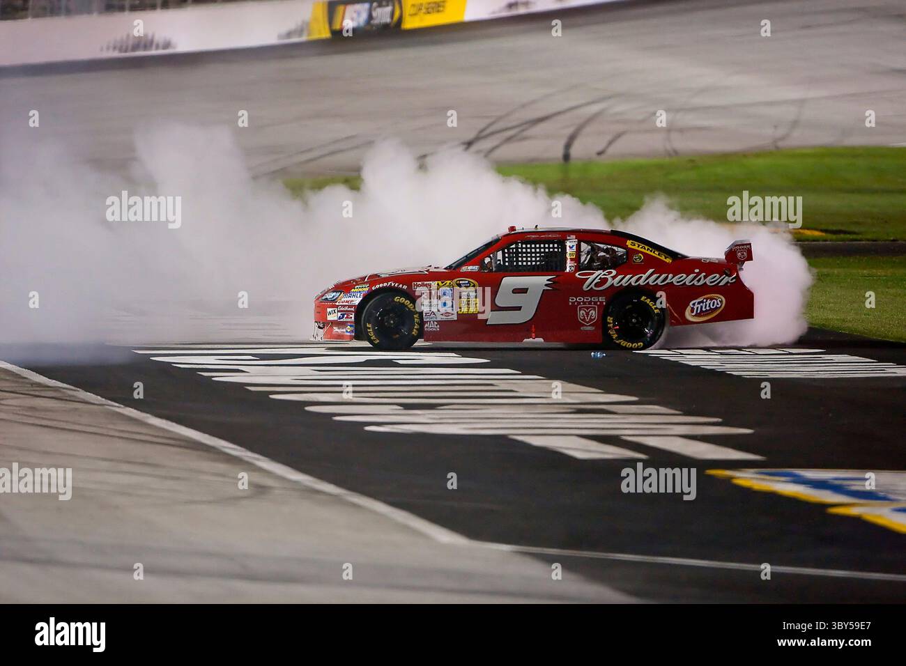 6 settembre 2009: Per la seconda volta in questa stagione, Kasey Kahne porta la sua Budweiser Dodge in corsia di vittoria, vincendo la gara Pep Boys Auto 500 NASCAR Sprint Cup all'Atlanta Motor Speedway di Hampton, GA. (Immagine di credito: © Walter G. Arce Sr./ZUMA Press Wire) Foto Stock