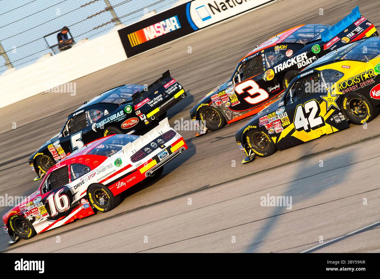 2 agosto 2014 - Iowa Speedway, IA, Stati Uniti - Iowa Speedway, IA - 02 agosto 2014: Ryan Reed (16), Josh Berry (5), Ty Dillon (3) e Dylan Kwasniewski (42) combattono per la posizione durante la U.S. Cellular 250 presentata da New Holland al Newton in Iowa Speedway, IA. (Immagine di credito: © Walter G. Arce Sr./ZUMA Press Wire) Foto Stock