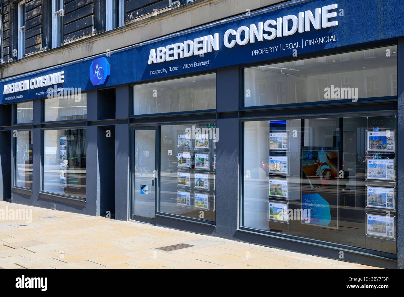 Agenzia immobiliare Aberdein Considine su Leith Walk, Edimburgo, Scozia, Regno Unito Foto Stock