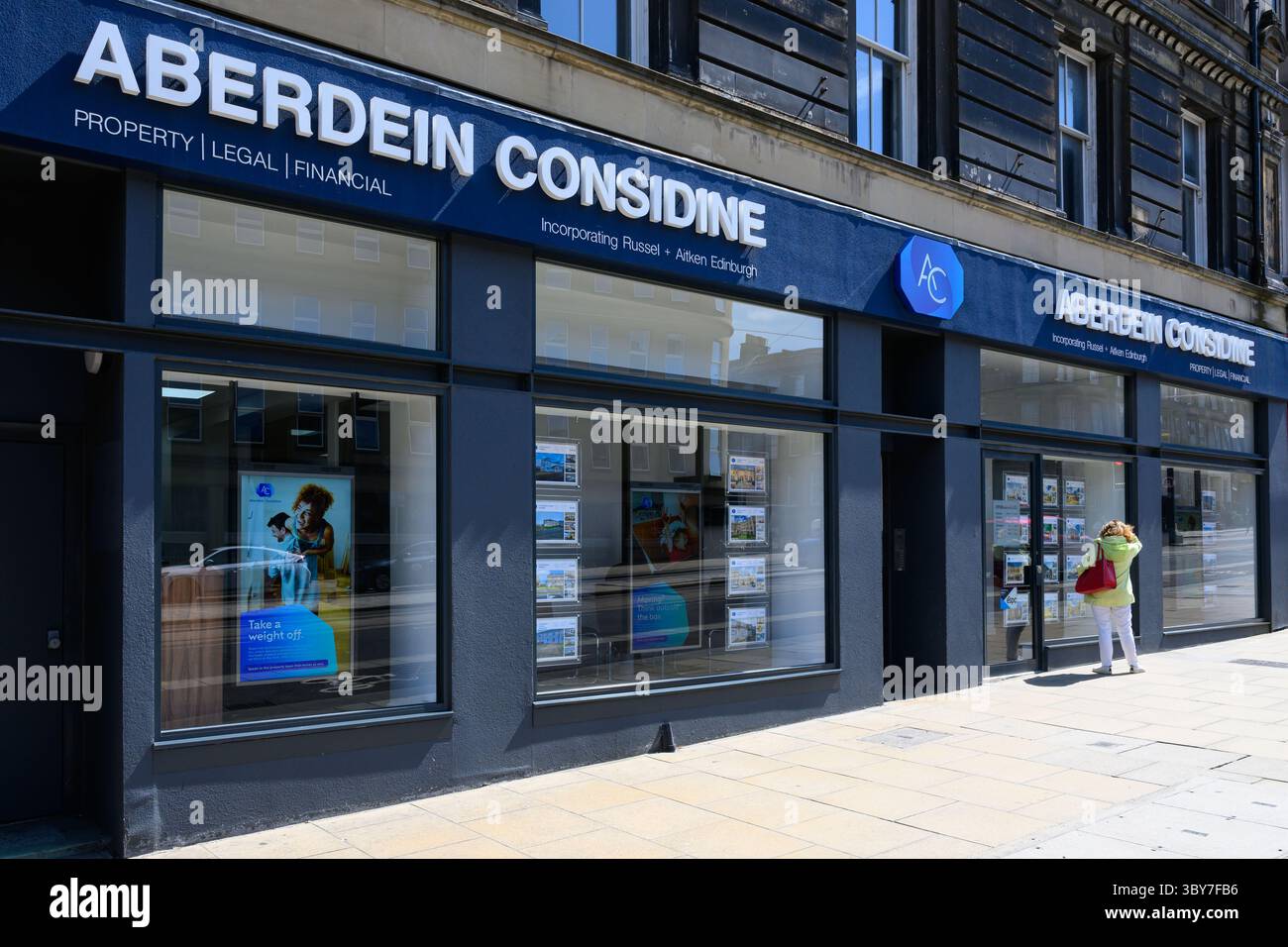Agenzia immobiliare Aberdein Considine su Leith Walk, Edimburgo, Scozia, Regno Unito Foto Stock