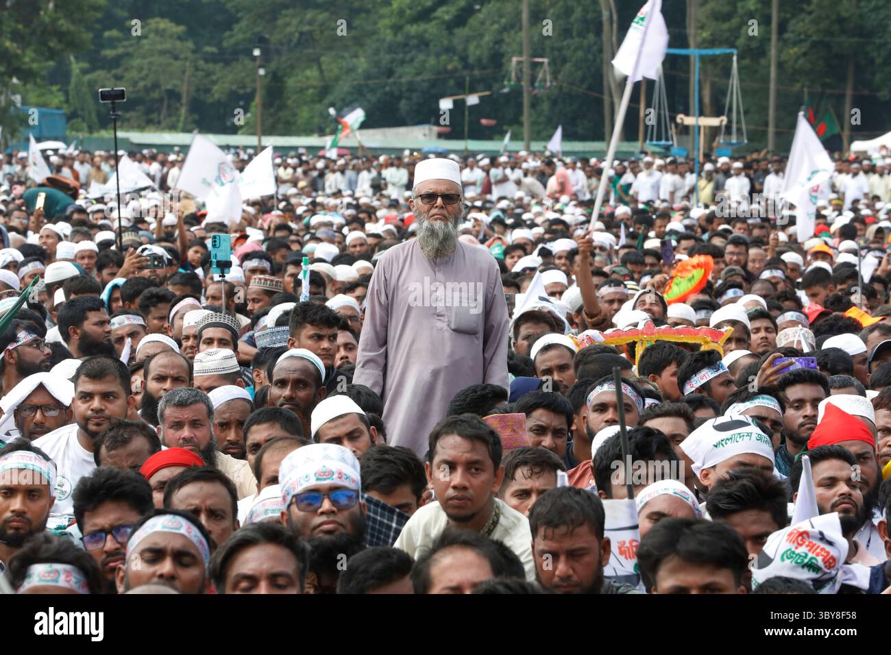 Dhaka, Bangladesh - 19 luglio 2025: Raduno nazionale del Bangladesh Jamaat-e-Islami a Suhrawardy Udyan a Dhaka che richiede sette punti. Foto Stock