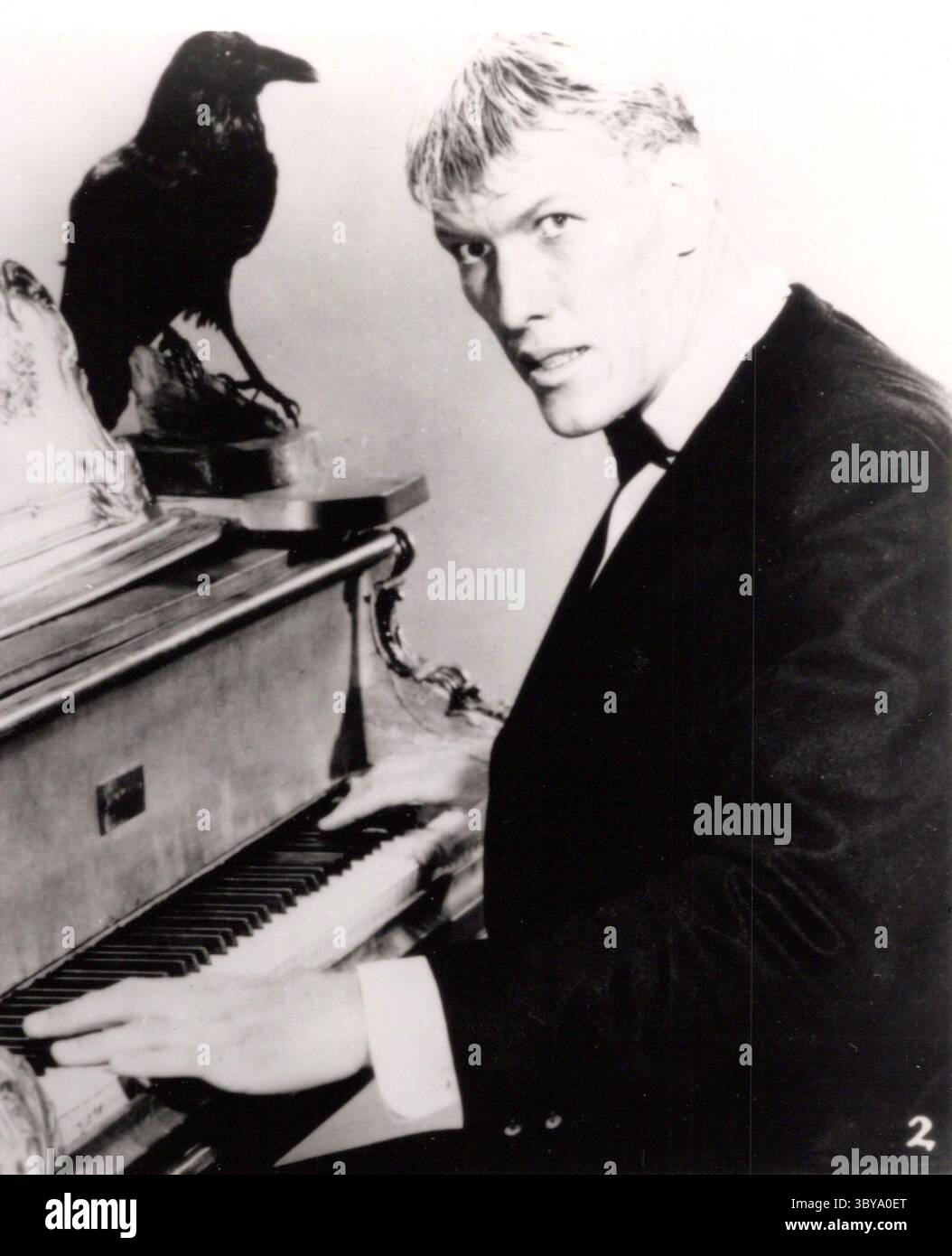 DATA DI USCITA: 1964 TITOLO: The Addams Family STUDIO: ABC DIRECTOR: David Levy TRAMA: 'THE ADDAMS FAMILY The ghoulish ADDAMS ADVENTURES of Gomez and Morticia. PROTAGONISTA: Ted Cassidy nel ruolo di Lurch. (Immagine di credito: © ABC/Entertainment Pictures/ZUMAPRESS.com) Foto Stock