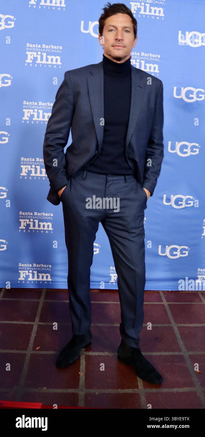 5 marzo 2022, Santa Barbara, CA, Stati Uniti: Simon Rex, Star of Red Rocket, posa sul Red Carpet ai Virtuoso Awards, 37° Santa Barbara International Film Festival all'Arlington Theater il 5 marzo 2022, dove sarà onorato, insieme ad altri sette urlanti grandi promesse e per aver raggiunto performance rivoluzionarie. (Immagine di credito: © Amy Katz/ZUMA Press Wire) Foto Stock