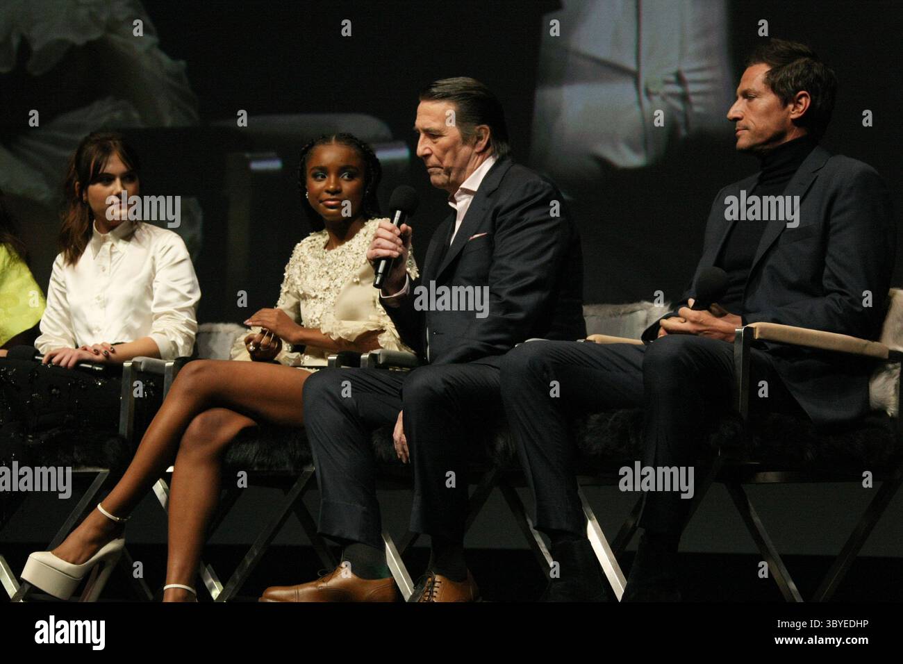 5 marzo 2022, Santa Barbara, CA, Stati Uniti: Emily Jones, Saniyya Sydney, Ciaran Hinds, Simon Rex appaiono sul palco alla presentazione del Virtuosos Award durante il 37° Festival annuale del cinema internazionale di Santa Barbara all'Arlington Theatre il 5 marzo 2022 a Santa Barbara, California. (Immagine di credito: © imageSPACE tramite ZUMA Press Wire) Foto Stock