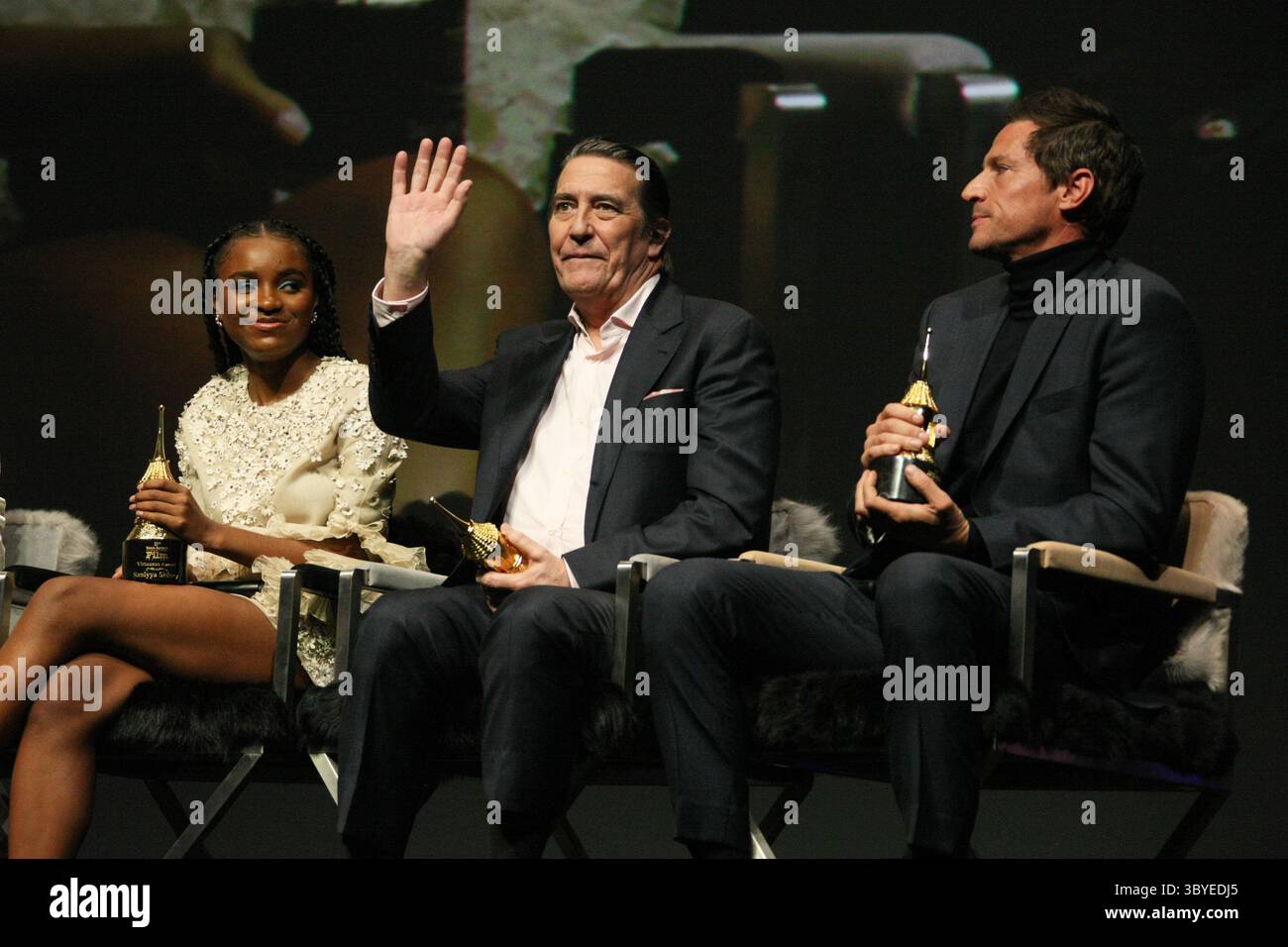 5 marzo 2022, Santa Barbara, CA, Stati Uniti: Saniyya Sydney, Ciaran Hinds, Simon Rex appare sul palco alla presentazione del Virtuosos Award durante il 37th Annual Santa Barbara International Film Festival all'Arlington Theatre il 5 marzo 2022 a Santa Barbara, California. (Immagine di credito: © imageSPACE tramite ZUMA Press Wire) Foto Stock