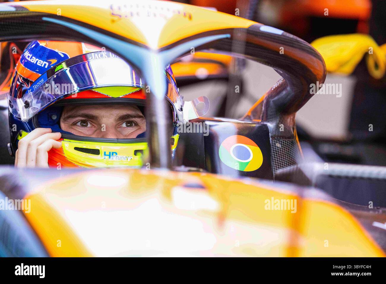 1 aprile 2023, Melbourne, Victoria, Australia: Oscar Piastri dell'Australia guida la McLaren MCL36 (81) durante le prove finali davanti al Gran Premio di F1 dell'Australia sul circuito Albert Park Grand Prix. (Immagine di credito: © George Hitchens/SOPA Images via ZUMA Press Wire) Foto Stock